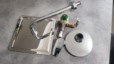 Soffione a parete, miscelatore e gruppo ad incasso