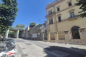 AUTORIMESSA A NAPOLI
