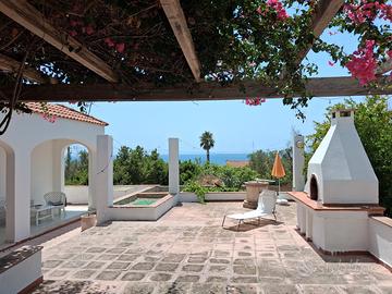 LAST MINUTE SALENTO PUGLIA villetta vicino al mare