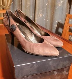 Scarpa da donna in camosco marrone