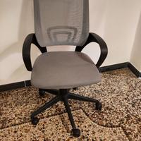 Sedia Ufficio con supporto lombare grigia e nera