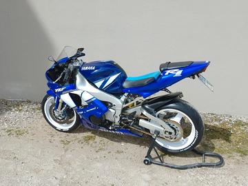 Yamaha r1 