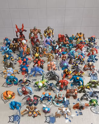 Giocattoli Gormiti Huntik Invizimals Bakugan