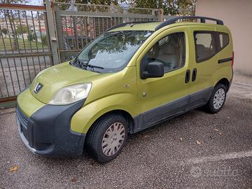auto Peugeot Bipper Tepee anno 2012