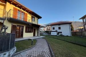 VILLA A SCHIERA A DARFO BOARIO TERME