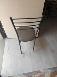 Set da 6 sedie moderne praticamente nuove
