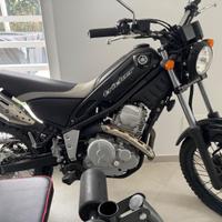 moto yamaha tricker 250