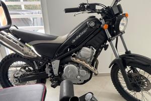 moto yamaha tricker 250