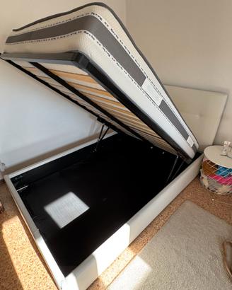Letto con contenitore e materasso