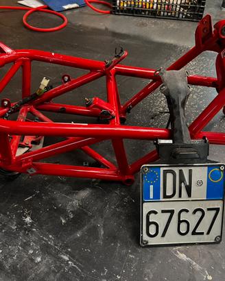 Hypermotard 1100 completa non incidentata.