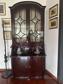 Servante e vetrina in migano