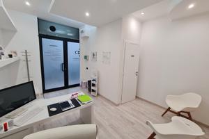 Locale commerciale arredato e ristrutturato