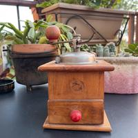 Antico macinino del caffè