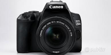 Canon EOS 250D + Obiettivo EF-S 18-55mm STM