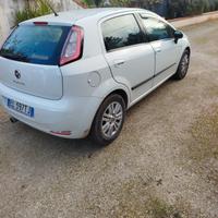 autovettura fiat punto
