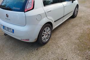 autovettura fiat punto