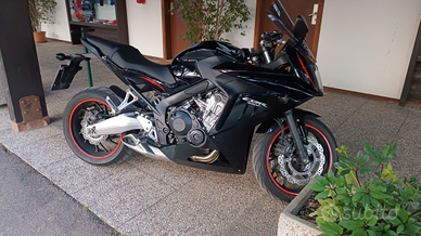 Honda Cbr 650 F pari al nuovo