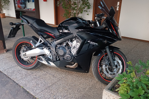 Honda Cbr 650 F pari al nuovo