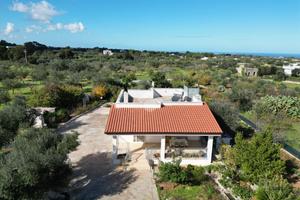 VILLA SINGOLA A POLIGNANO A MARE