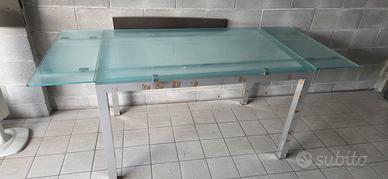 tavolo in vetro temperato