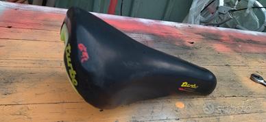 sella turbo contact anni 90 nera e gialla 