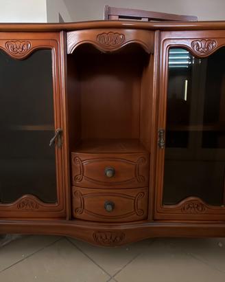 Mobile in stile classico in legno massello