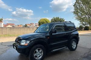 Mitsubishi Pajero 3.2 D (pompa gasolio da fare)