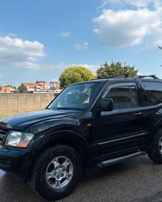 Mitsubishi Pajero 3.2 D (pompa gasolio da fare)