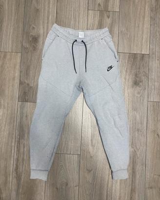 Nike tech pants grigi