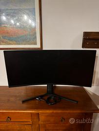 Monitor Curvo Xiaomi + braccio monitor