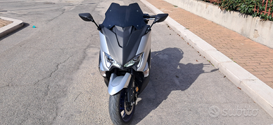Yamaha tmax sx