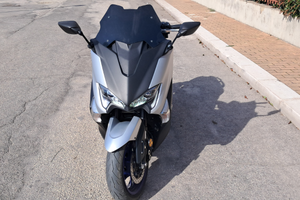 Yamaha tmax sx