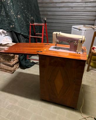Macchina da cucire NECCHI 267 vintage