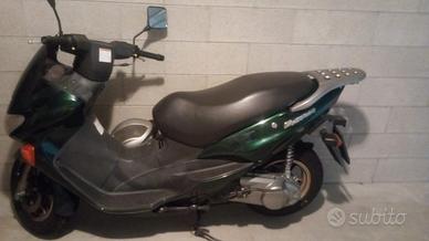 Scooter Suzuki motor