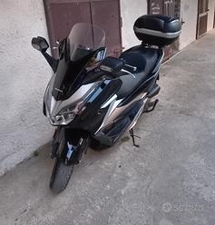 Honda Forza 300 usata in vendita in Sicilia - Main Image