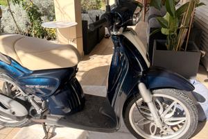 Motorino Aprilia Scarabeo 100