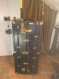 Antico baule da viaggio