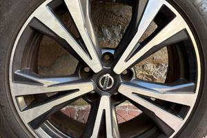SET COMPLETO GOMME E CERCHI IN LEGA NISSAN QASHQAI