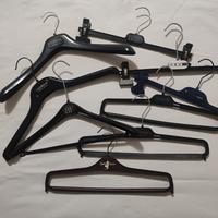 Lotto grucce firmate 