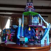 Set completo castello e vari Monster Hight