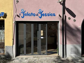 Attività / Licenza di 100 m² con 4 locali a Cesena