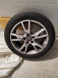 Cerchi da 17  e tappetini di gomma Audi A3.
