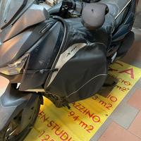x-max 300 coperta