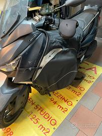 x-max 300 coperta