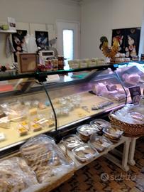 arredamento completo per negozio di alimentari  