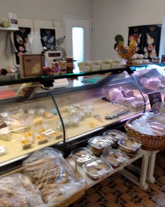 arredamento completo per negozio di alimentari  