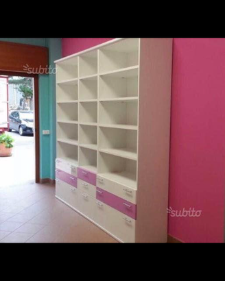 Scaffalatura per negozio