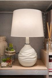 Lampada da comodino in ceramica bianca