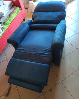 Poltrona con alzata assistita