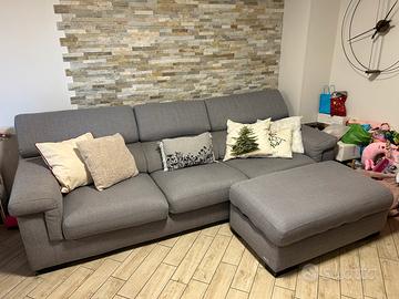 Divano Poltrone Sofà con pouf contenitore